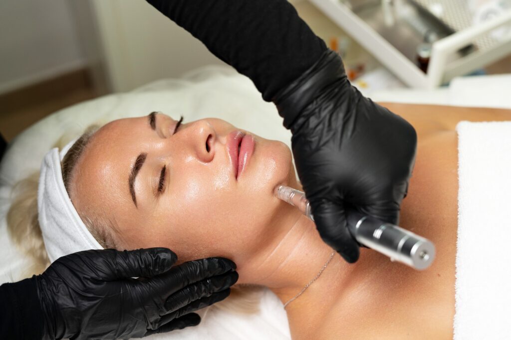 Microneedle,Rf,Lifting,Procedure ,A,Cosmetologist,Performs,A,Facial,Rejuvenation